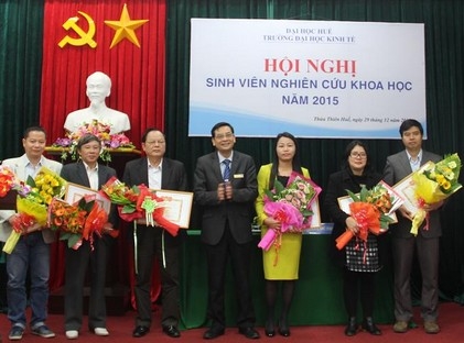 Đại học Kinh tế Huế đã tổ chức Hội nghị sinh viên NCKH năm 2015