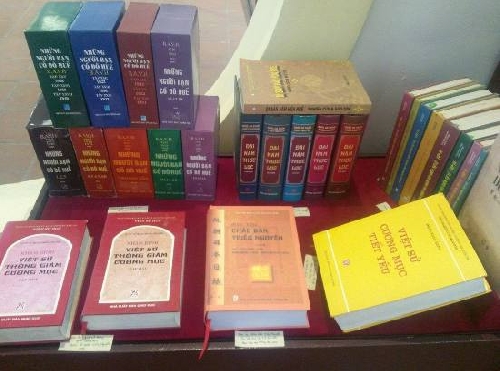 Hơn 300 đầu sách tại Triển lãm Huế - Trăm năm đời sách