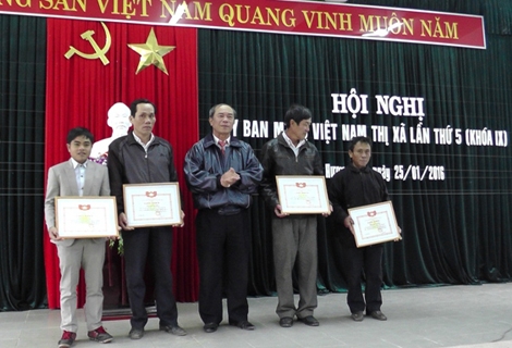 Hương Trà: Hội nghị tổng kết công tác Mặt trận năm 2015, triển khai chương trình phối hợp thống nhất hành động năm 2016.