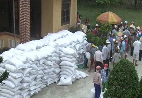 Hỗ trợ 100 tấn gạo cho các đối tượng trực tiếp kinh doanh, khai thác hải sản tại Quảng Điền