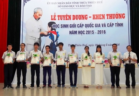 Tuyên dương - khen thưởng học sinh giỏi cấp quốc gia và cấp tỉnh