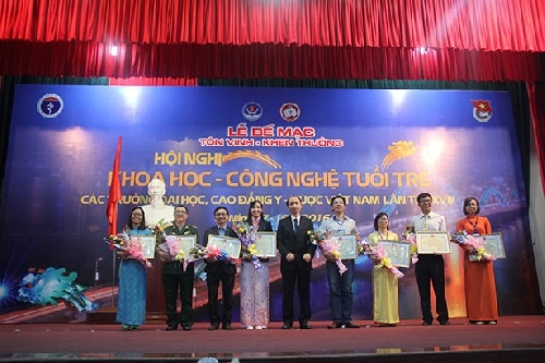 Trường Đại học Y Dược Huế đạt thành tích xuất sắc tại Hội nghị Khoa học Công nghệ Tuổi trẻ các trường Đại học, cao đẳng Y Dược Việt Nam lần thứ XVIII 