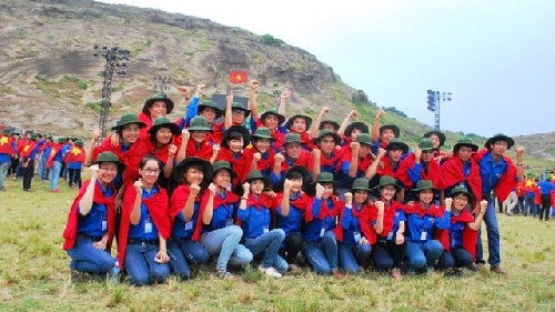Sinh viên Nghệ An tham gia chương trình 'Sinh viên với biển, đảo Tổ quốc'