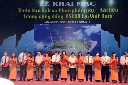 Triển lãm Ảnh và Phim phóng sự - Tài liệu về cộng đồng ASEAN diễn ra từ ngày 28/7-01/8 tại Huế