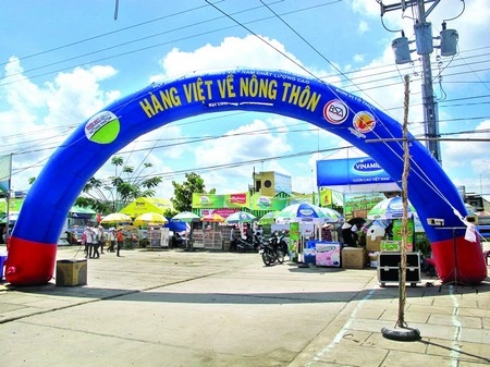 Tổ chức phiên chợ đưa hàng Việt về nông thôn năm 2016 tại huyện Quảng Điền