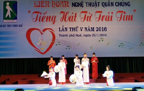 Liên hoan nghệ thuật quần chúng “Tiếng hát từ trái tim”