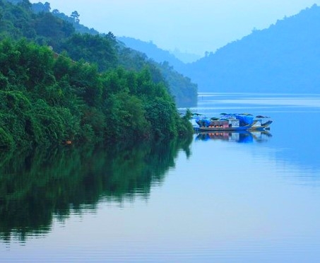 Phú Lộc: Tăng cường công tác quản lý trật tự, an toàn giao thông đường thủy nội địa tại bến thuyền Hồ Truồi