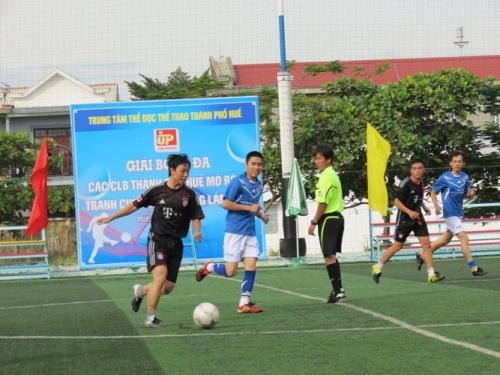 Hơn 200 vận động động viên tham gia giải bóng đá Đoàn khối TNCN TP Huế