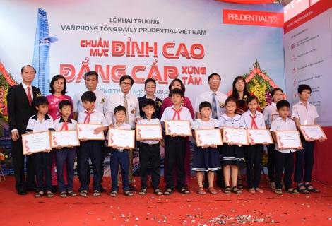 36 suất học bổng cho học sinh nghèo vượt khó trên địa bàn thị xã Hương Thủy