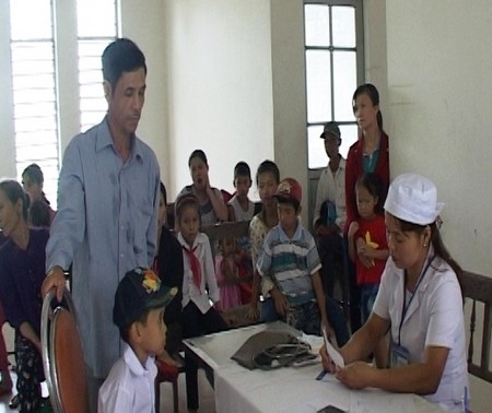 Tổ chức khám bệnh nhân đạo cho bà con nghèo tại Lộc Thuỷ, huyện Phú Lộc