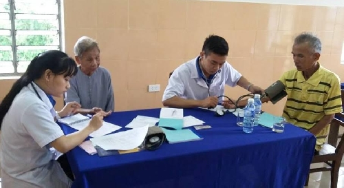 Khám chữa bệnh, cấp phát thuốc miễn phí cho các bệnh nhân có hoàn cảnh khó khăn tại Phong Điền
