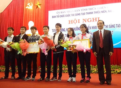 Tuyên dương học sinh đạt giải trong Cuộc thi Sáng tạo Thanh thiếu niên, Nhi đồng toàn quốc năm 2016