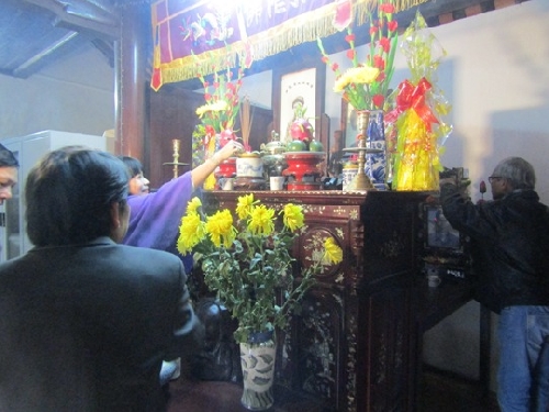 Văn nghệ sĩ Huế tổ chức "Viếng mộ thi nhân" nhân dịp Nguyên Tiêu Đinh Dậu