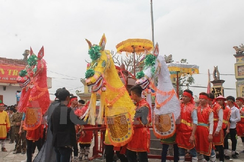 Độc đáo lễ hội tái hiện lễ xuất quân của Triệu Quang Phục
