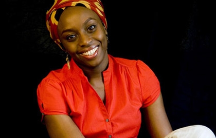 Chimamanda Adichie viết văn từ chuyện 'nghe trộm'