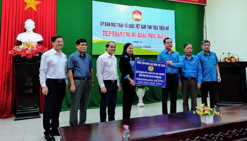 Tổng Liên đoàn Lao động Việt Nam hỗ trợ 500 triệu đồng cho công nhân lao động tỉnh Thừa Thiên Huế. 