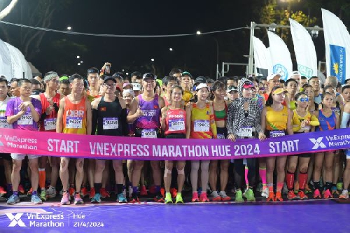 Hơn 8.000 runner tham gia giải chạy VnExpress Marathon