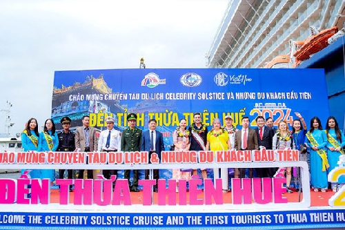 2700 du khách đầu tiên đến Huế bằng tàu biển