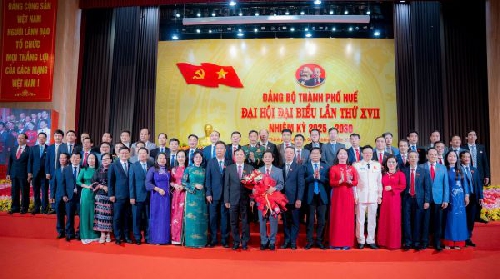 Bế mạc Đại hội đại biểu Đảng bộ thành phố Huế lần thứ  XVII - Nhiệm kỳ 2025 - 2030. Ban Chấp hành Đảng bộ thành phố Huế khóa XVII ra mắt, nhận nhiệm vụ