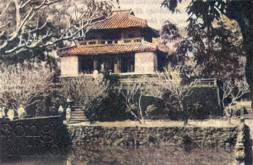 Thơ ở lăng vua Minh Mạng