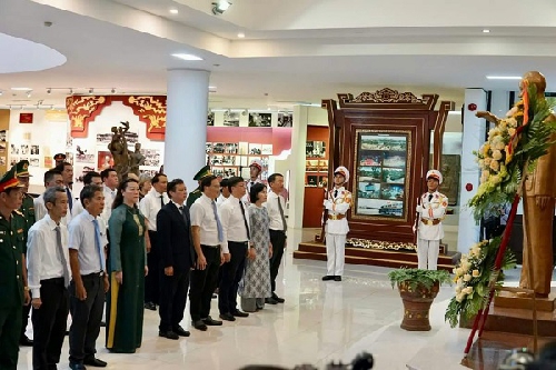 Triển lãm "Hình ảnh Chủ tịch Hồ Chí Minh trên báo chí cách mạng Việt Nam"