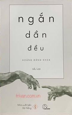 “Hoa vẫn lặng thầm nuôi lớn nỗi cô đơn”