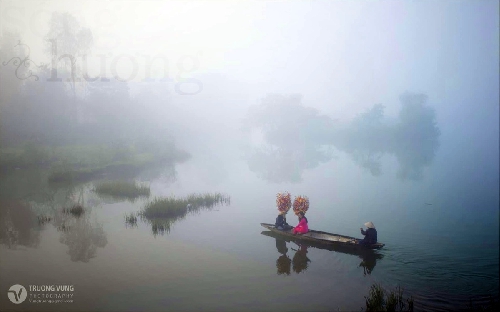 Về Huế mùa xuân