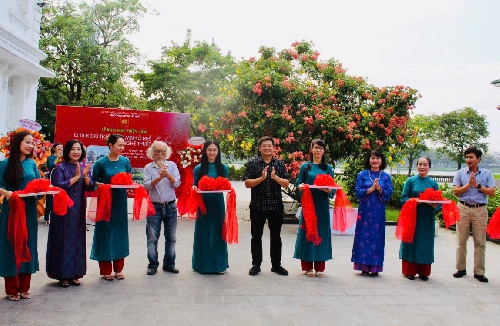 Triển lãm tranh – Di tích Chủ tịch Hồ Chí Minh ở Huế qua nghệ thuật ký họa