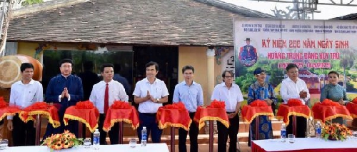 Khai mạc triển lãm với chủ đề "Đặng Huy Trứ - Cuộc đời và sự nghiệp"