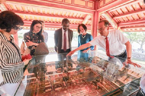 Giám đốc Trung tâm Di sản Thế giới thuộc UNESCO thăm di tích Cố đô Huế