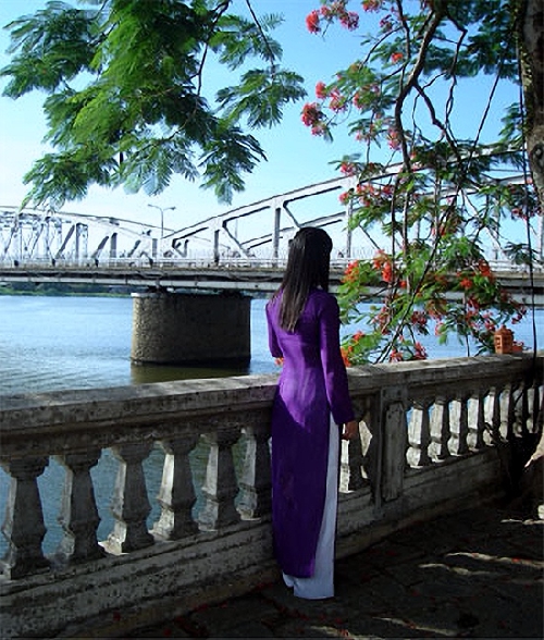 Kỷ niệm bên dòng Hương