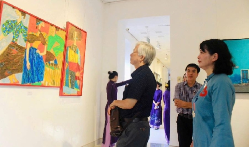 Khai mạc Triển lãm “Kết Nối 9”