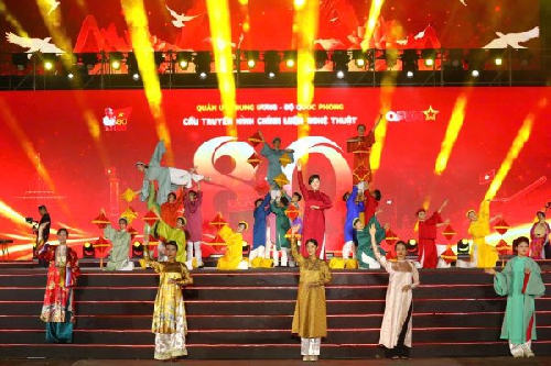 Tổng duyệt Chương trình chính luận nghệ thuật “Dưới cờ vinh quang”