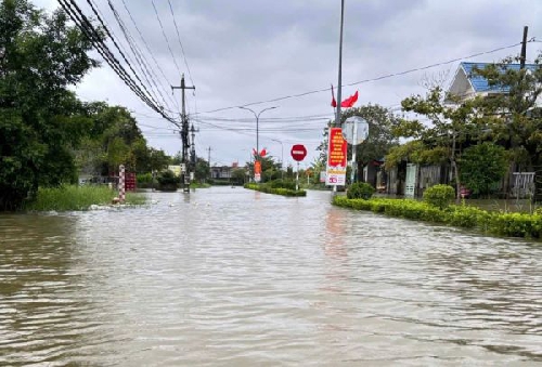 Học sinh toàn thành phố nghỉ học để phòng tránh bão Fengshen