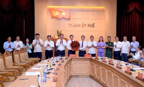 Thành ủy Huế tổ chức Hội nghị triển khai quyết định của Bộ Chính trị về công tác cán bộ
