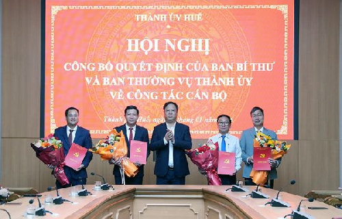 Công bố quyết định của Ban Bí thư và Ban Thường vụ Thành ủy Huế về công tác cán bộ