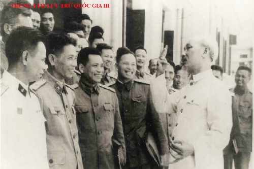 Bác Hồ gửi lại mùa xuân 