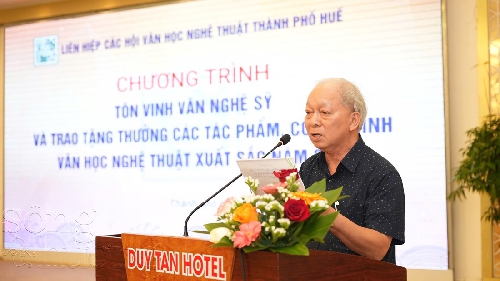 Huế với văn học nghệ thuật và văn học nghệ thuật với Huế