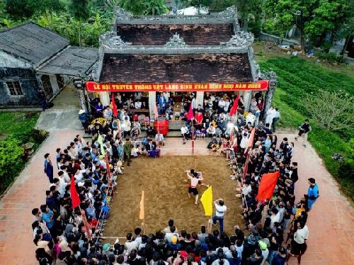 Về làng Sình xem Hội Vật