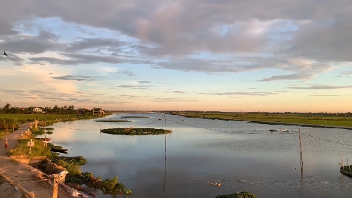 Bên dòng Đại Giang