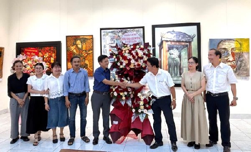 Tạp chí Sông Hương đón lãnh đạo các sở ngành thăm và chúc mừng  Ngày Báo chí Cách mạng Việt Nam