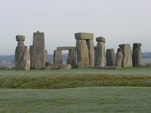 Thấy phiên bản bằng gỗ vòng đá cổ Stonehenge