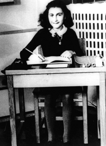 Công bố nhiều ảnh, thư từ về Anne Frank