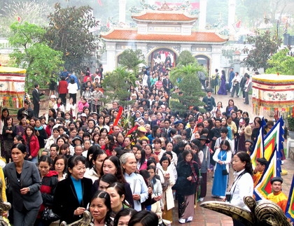 Thừa Thiên Huế: Khai hội Đền Huyền Trân năm 2011 