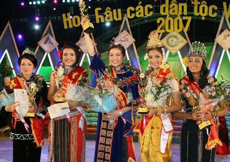 Khởi động cuộc thi Hoa hậu các dân tộc Việt Nam 2011