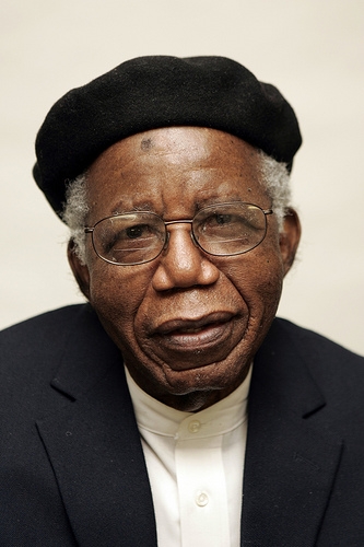 Chinua Achebe từ chối 1 triệu USD để giữ tên tác phẩm