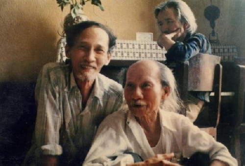 Nguyễn Tuân: 